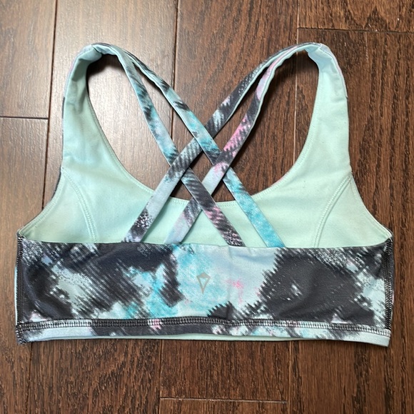 ivivva size 6 Childrens light blue & tie dye reversible sports bra 12.5” across - Picture 2 of 4